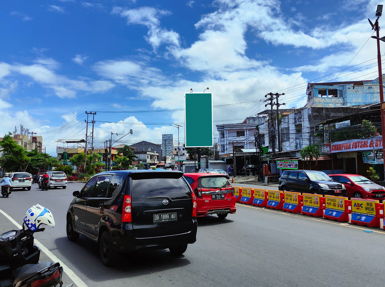 Depan Coto Maros Sario