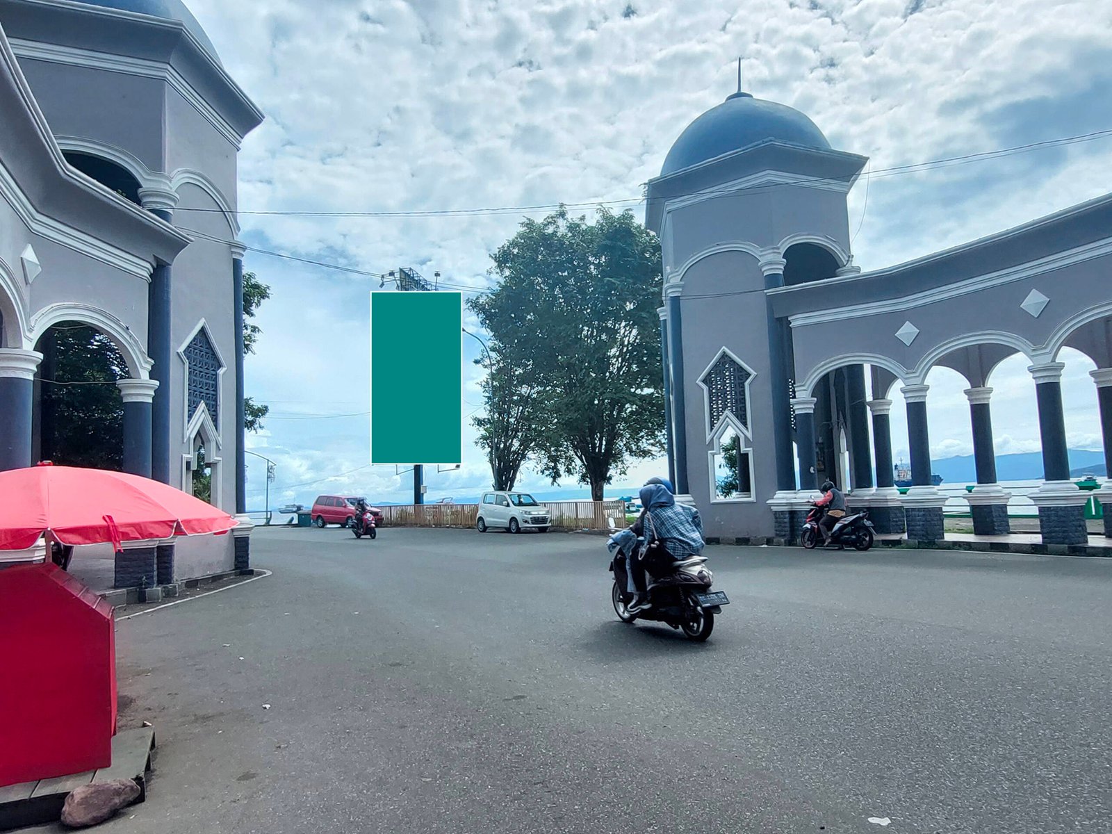 Dekat Ternate Landmark